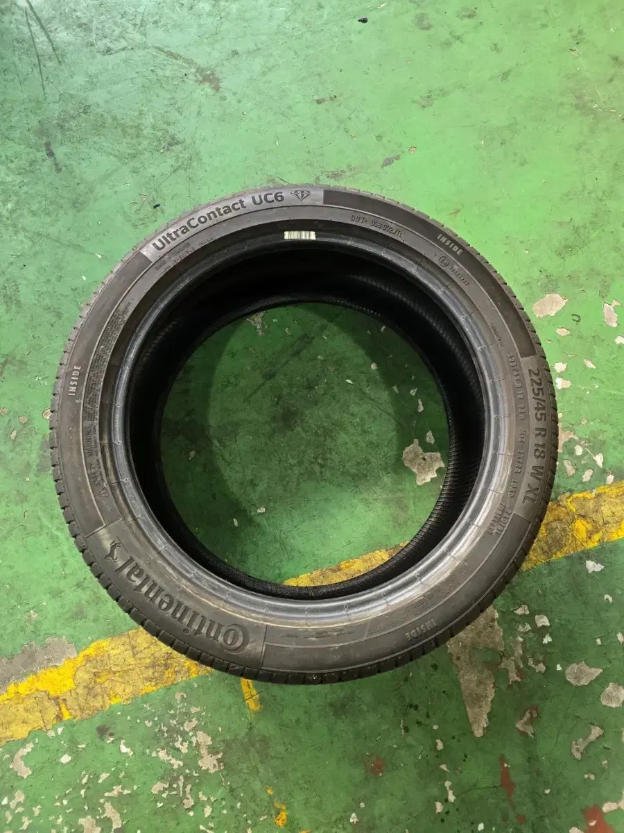 콘티넨탈타이어 울트라 콘택트 UC6 225/45R18